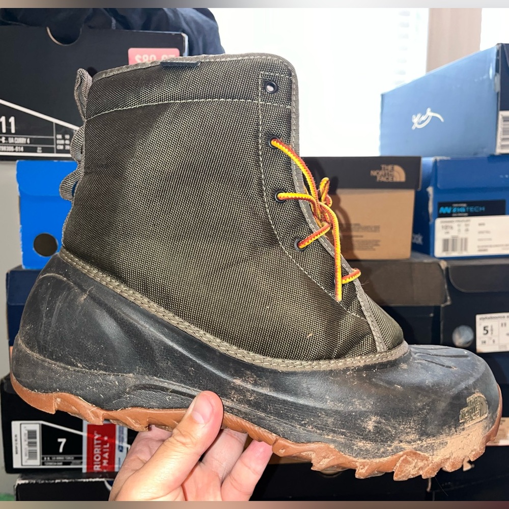 North Face Duck Boots - Size 9-9.5 (Tag says 11 but shrunk a bit)